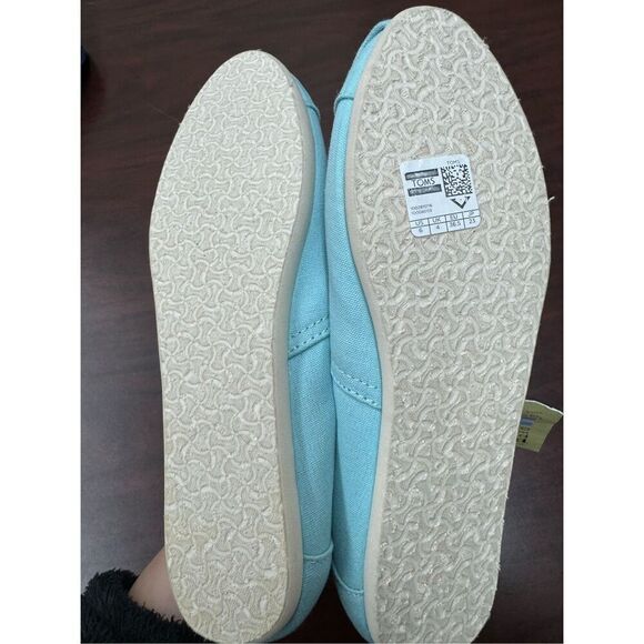 NWT Toms Classic Slip Ons in Canal Blue Size 6 - Picture 6 of 6